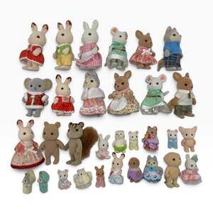 Calico Critters Sylvanian Families Large Lot 30 Figures House Store Furniture